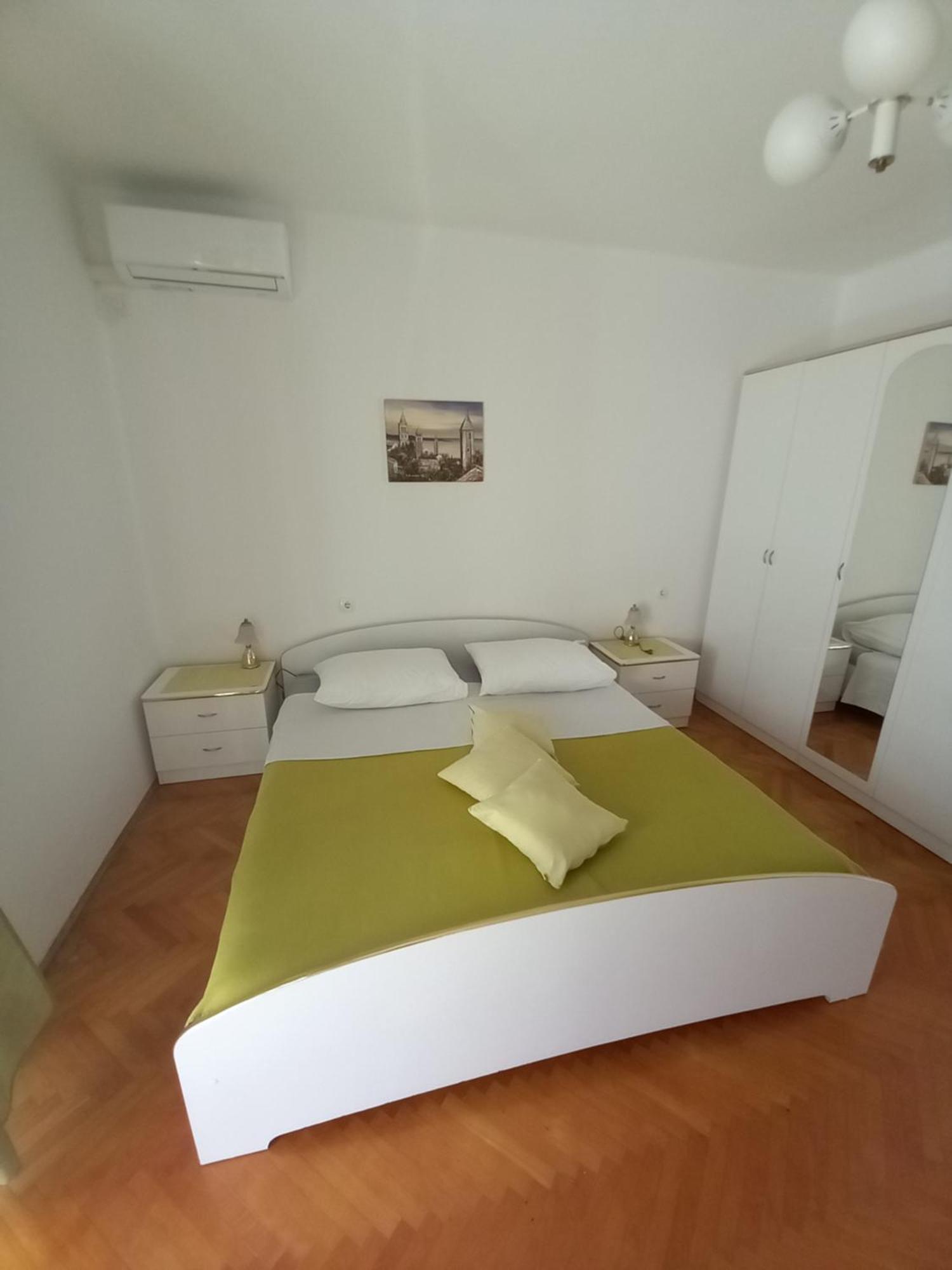 Bed and Breakfast Sobe Sotic Раб Номер фото